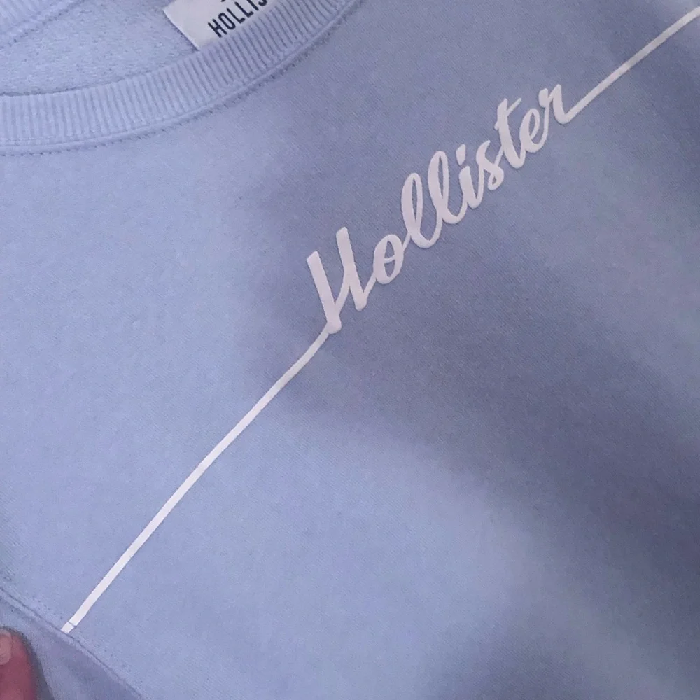 Hollister Baby Blue Boat Neck Oversized Graphic Sweatshirt Size XS - Picture 2 of 7